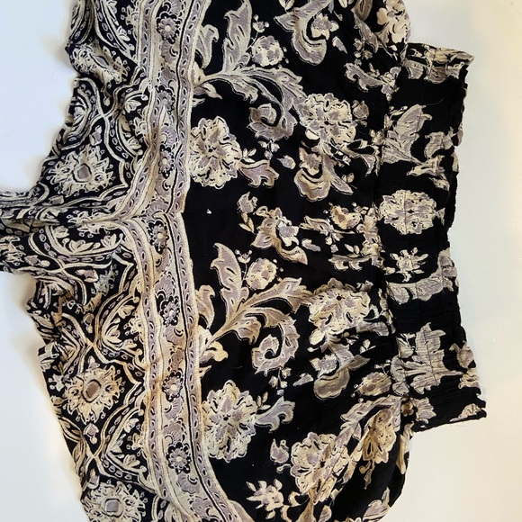 Angie flowy shorts - Picture 1 of 2